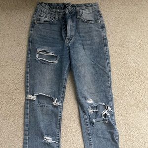High Rise, ripped, straight legged jeans!
